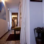 Le Cavallini Sgarbi Di Rina Cavallini