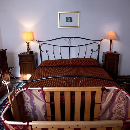 Le Cavallini Sgarbi Di Rina Cavallini Bed & Breakfast
