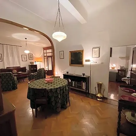 Le Cavallini Sgarbi Di Rina Cavallini Ferrara