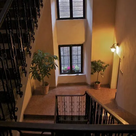 Le Cavallini Sgarbi Di Rina Cavallini