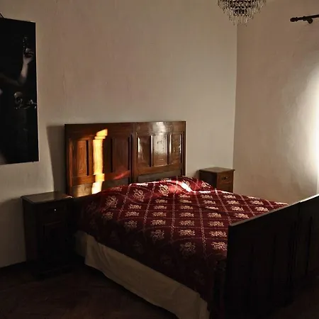 Le Cavallini Sgarbi Di Rina Cavallini