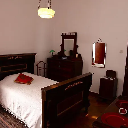 Le Cavallini Sgarbi Di Rina Cavallini Ferrara