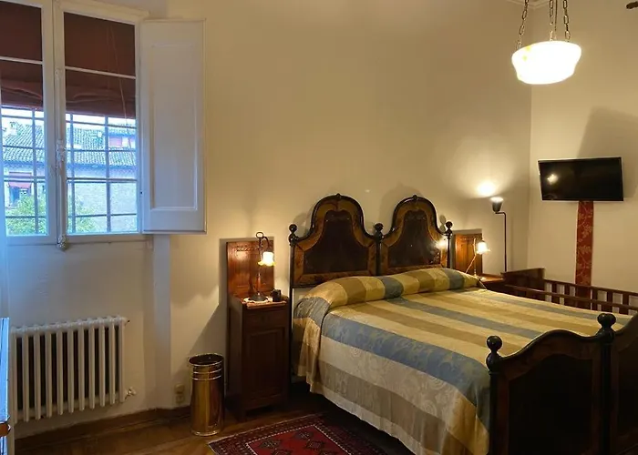 Le Cavallini Sgarbi Di Rina Cavallini Ferrara