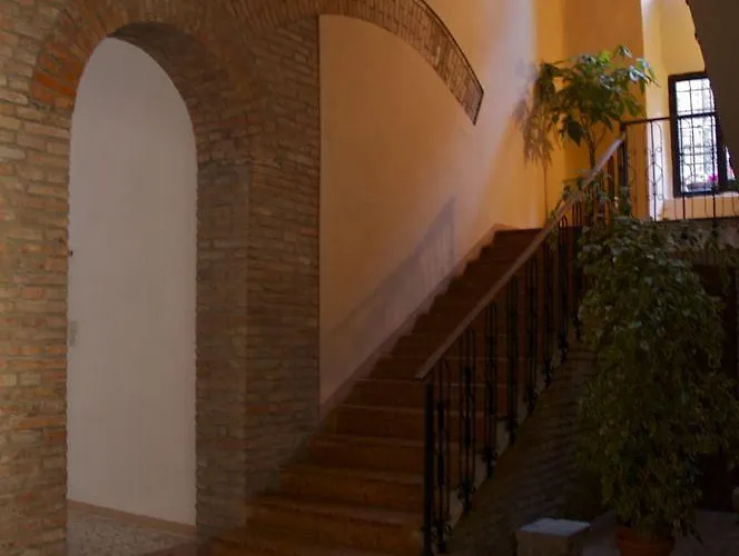 Le Cavallini Sgarbi Di Rina Cavallini